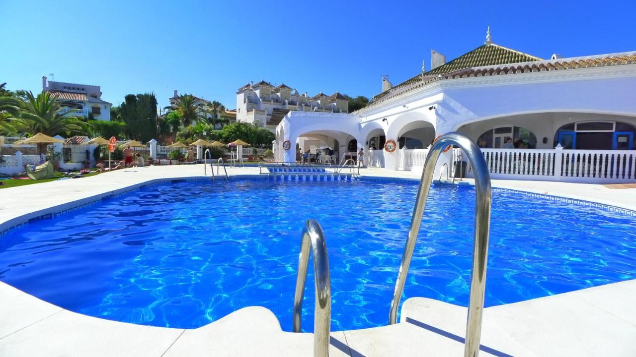 R838 Capistrano Playa 213 Apartment Nerja Bagian luar foto