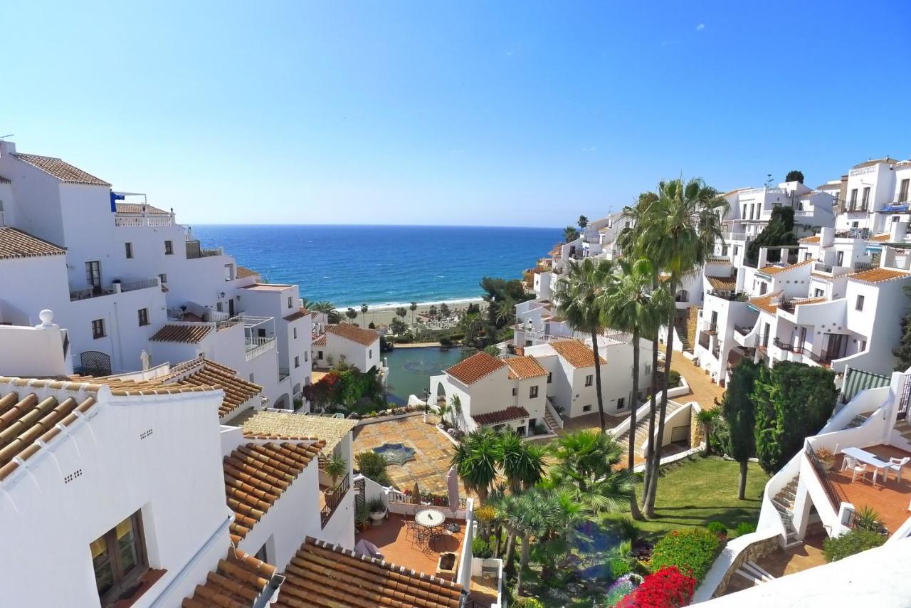 R838 Capistrano Playa 213 Apartment Nerja Bagian luar foto