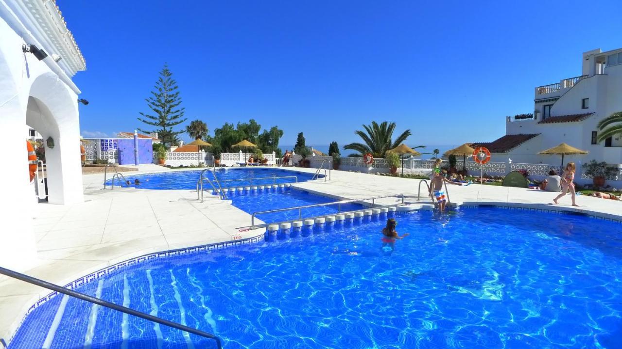 R838 Capistrano Playa 213 Apartment Nerja Bagian luar foto
