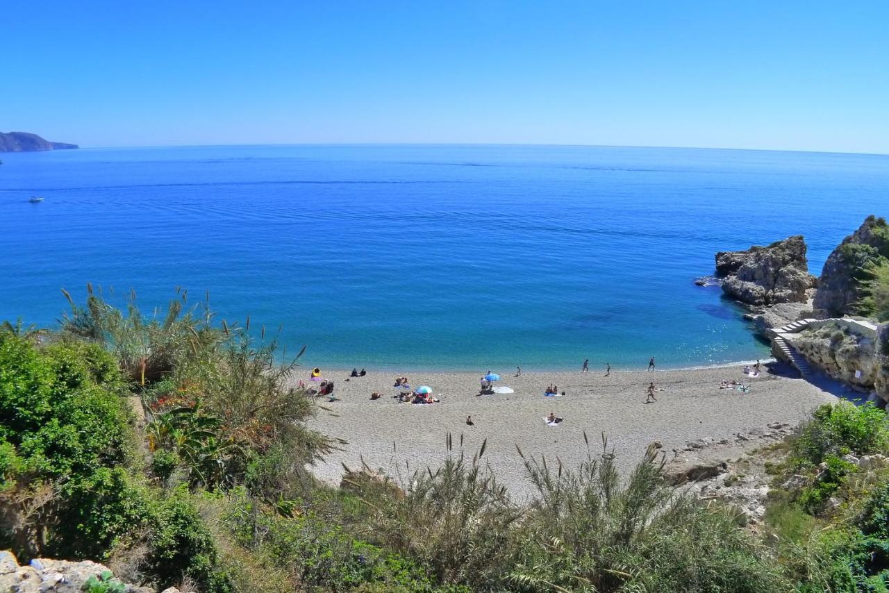R838 Capistrano Playa 213 Apartment Nerja Bagian luar foto