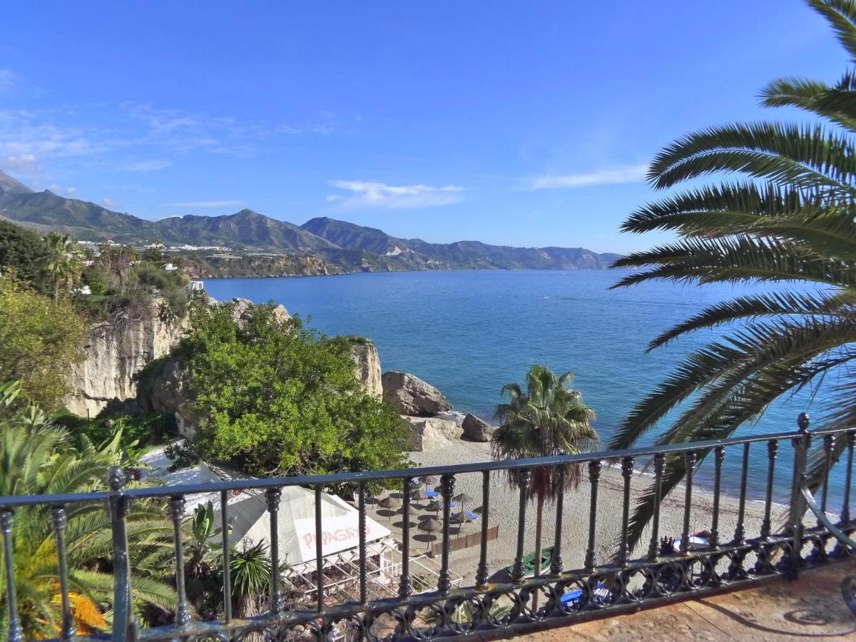 R838 Capistrano Playa 213 Apartment Nerja Bagian luar foto