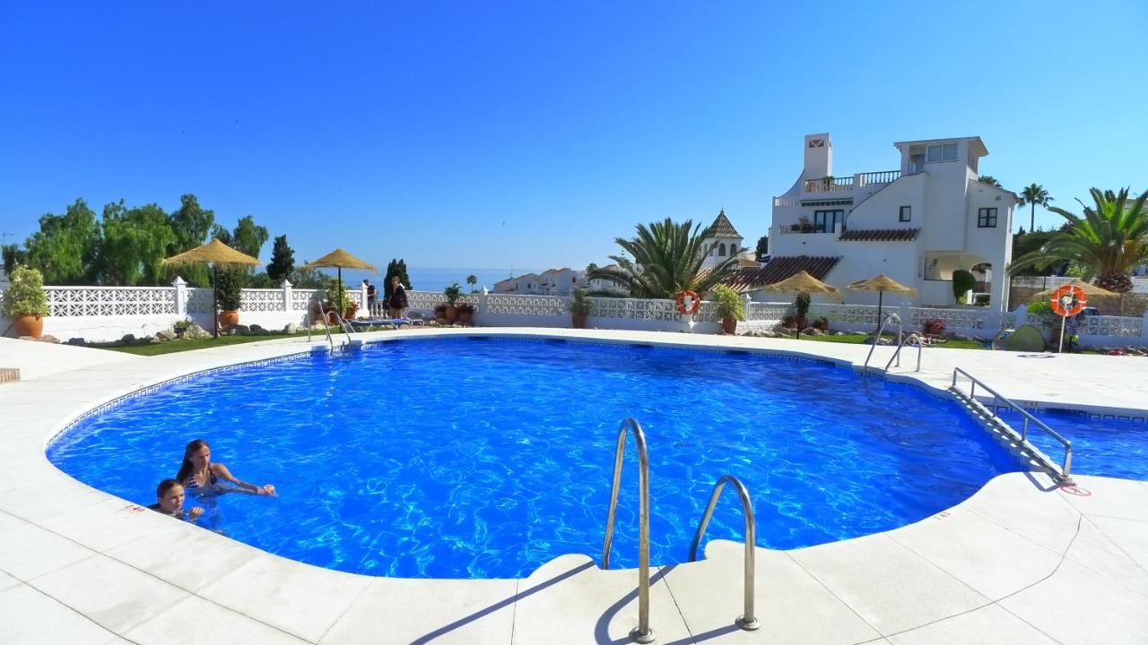 R838 Capistrano Playa 213 Apartment Nerja Bagian luar foto