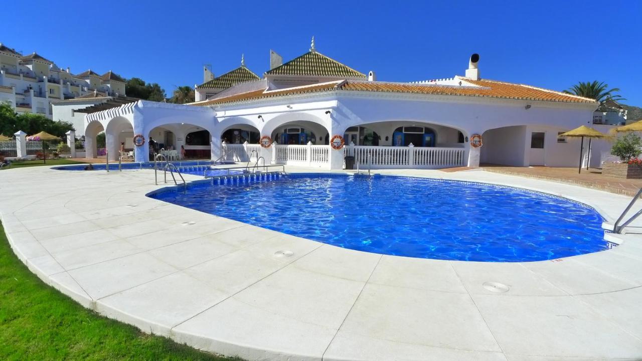 R838 Capistrano Playa 213 Apartment Nerja Bagian luar foto