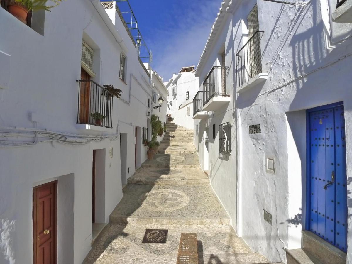 R838 Capistrano Playa 213 Apartment Nerja Bagian luar foto