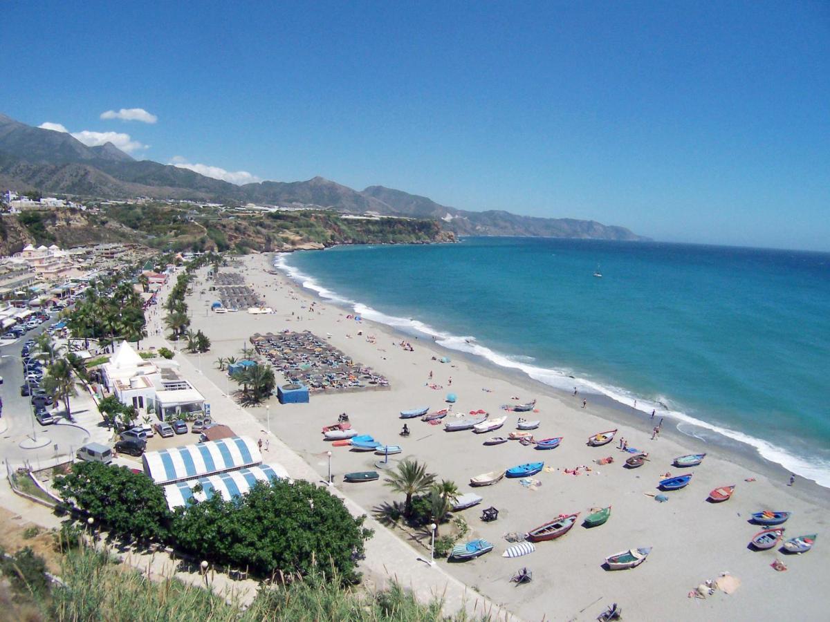 R838 Capistrano Playa 213 Apartment Nerja Bagian luar foto